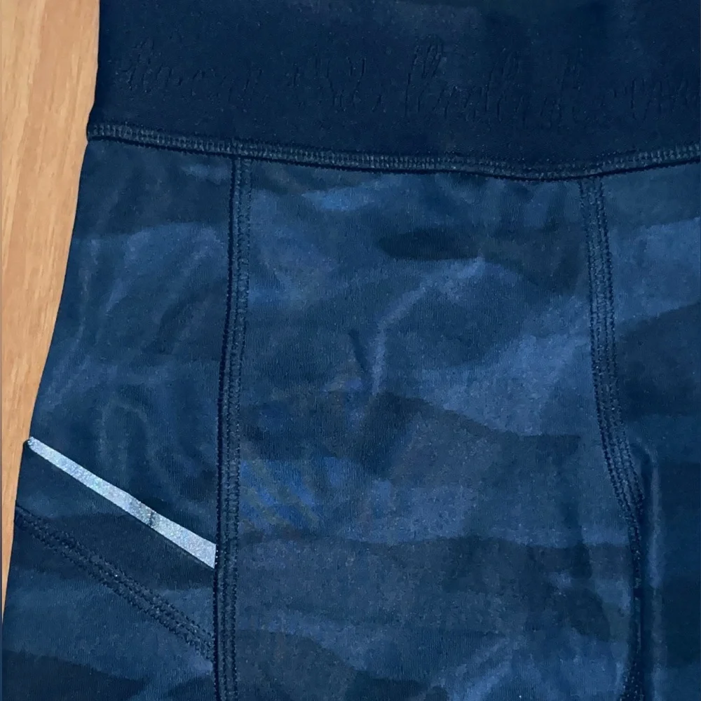 Lululemon Blue Camo Spandex - Picture 2 of 5